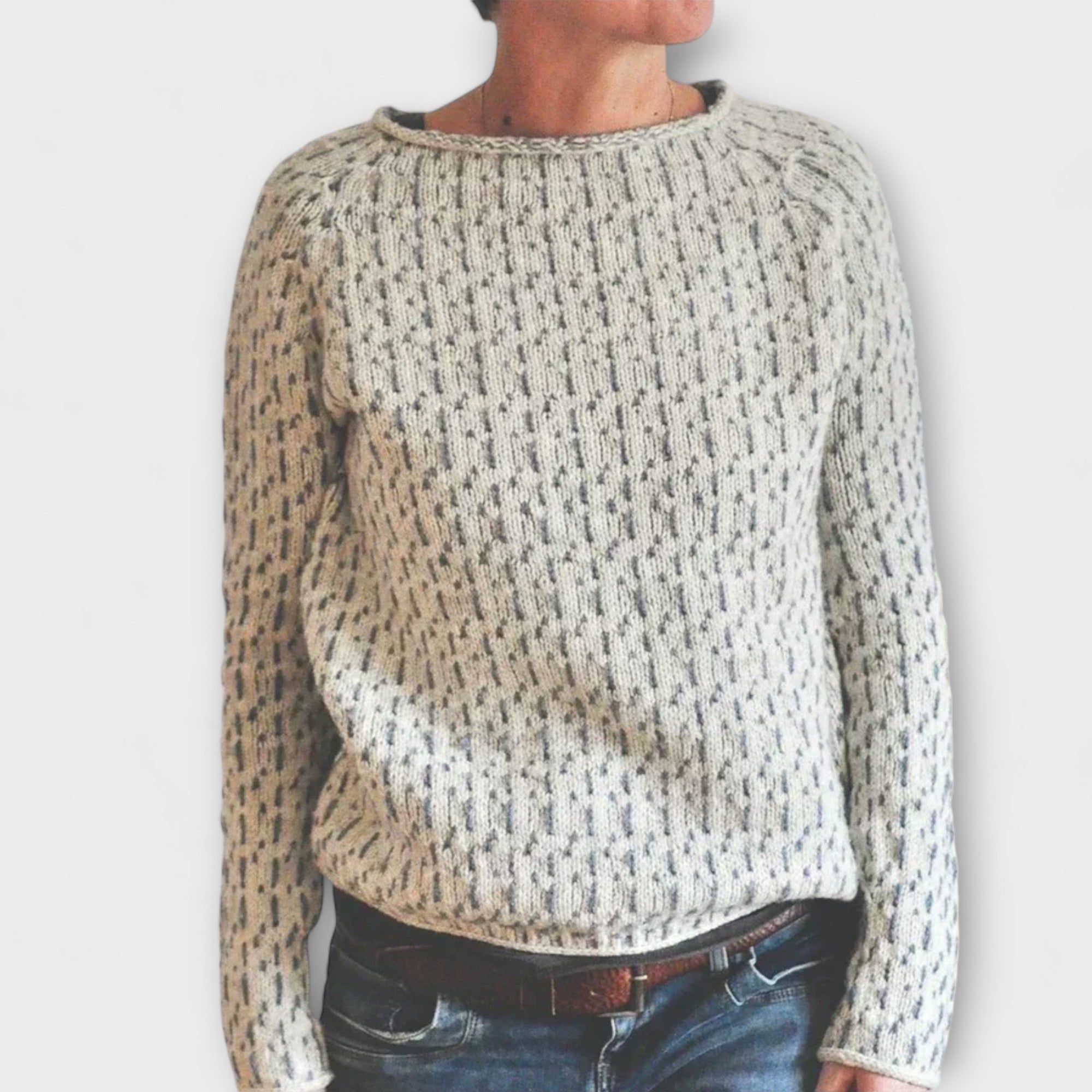 Amalie-  Elegant Strikket Pullover