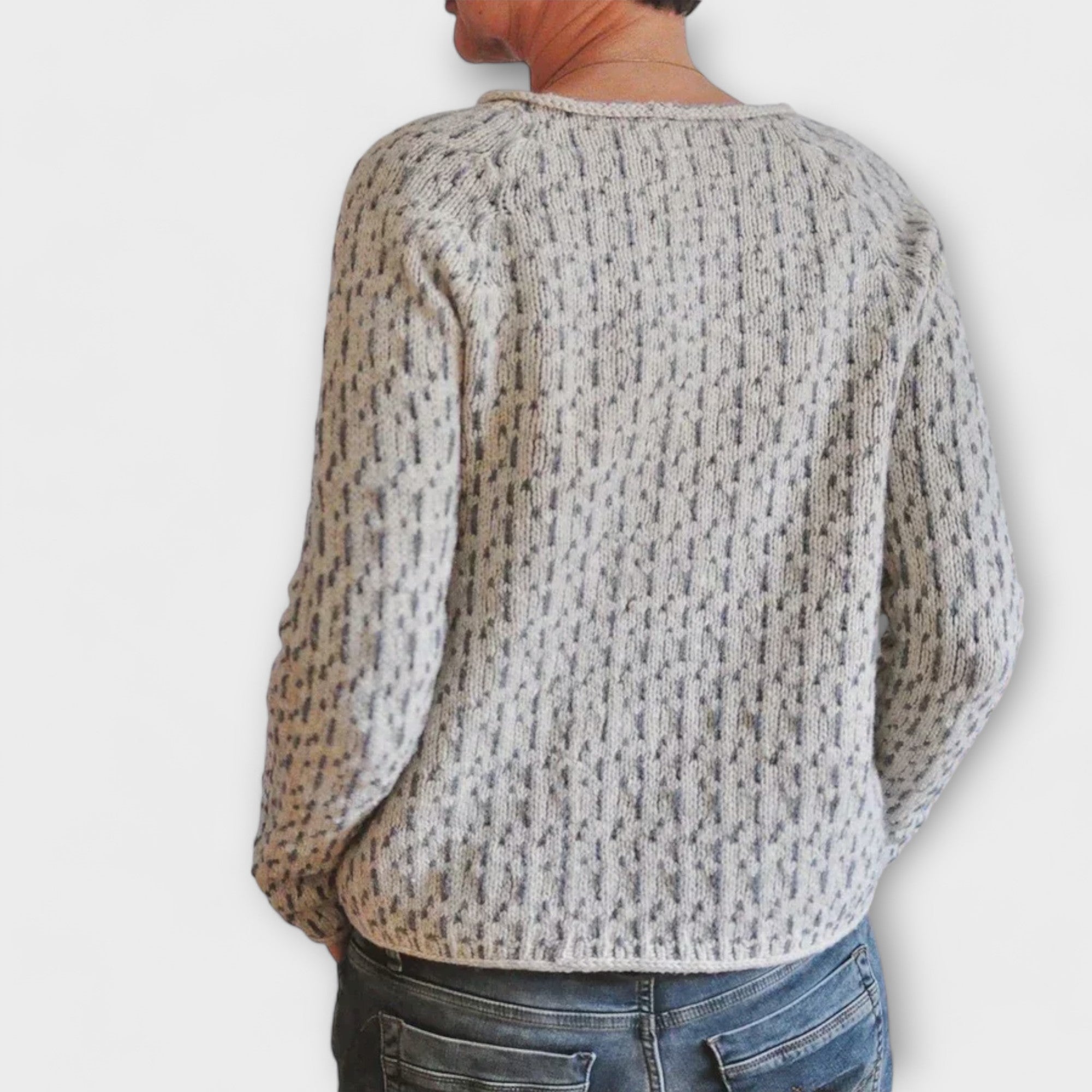 Amalie-  Elegant Strikket Pullover